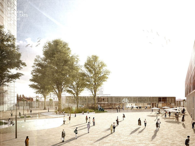 Ein großer Platz mit Menschen und modernen Gebäuden im Sonnenschein.